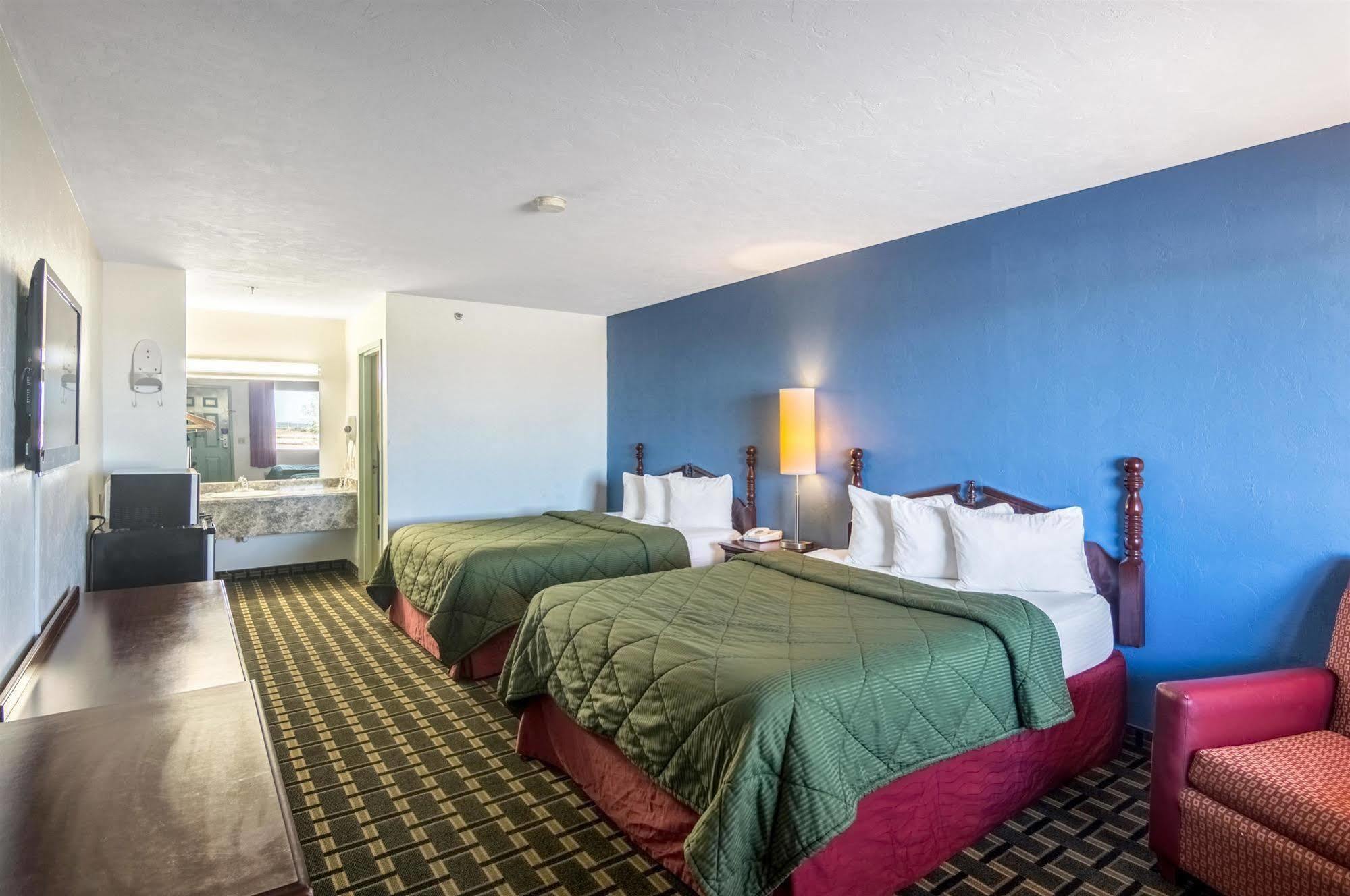 Motel 6 Erick Exterior photo