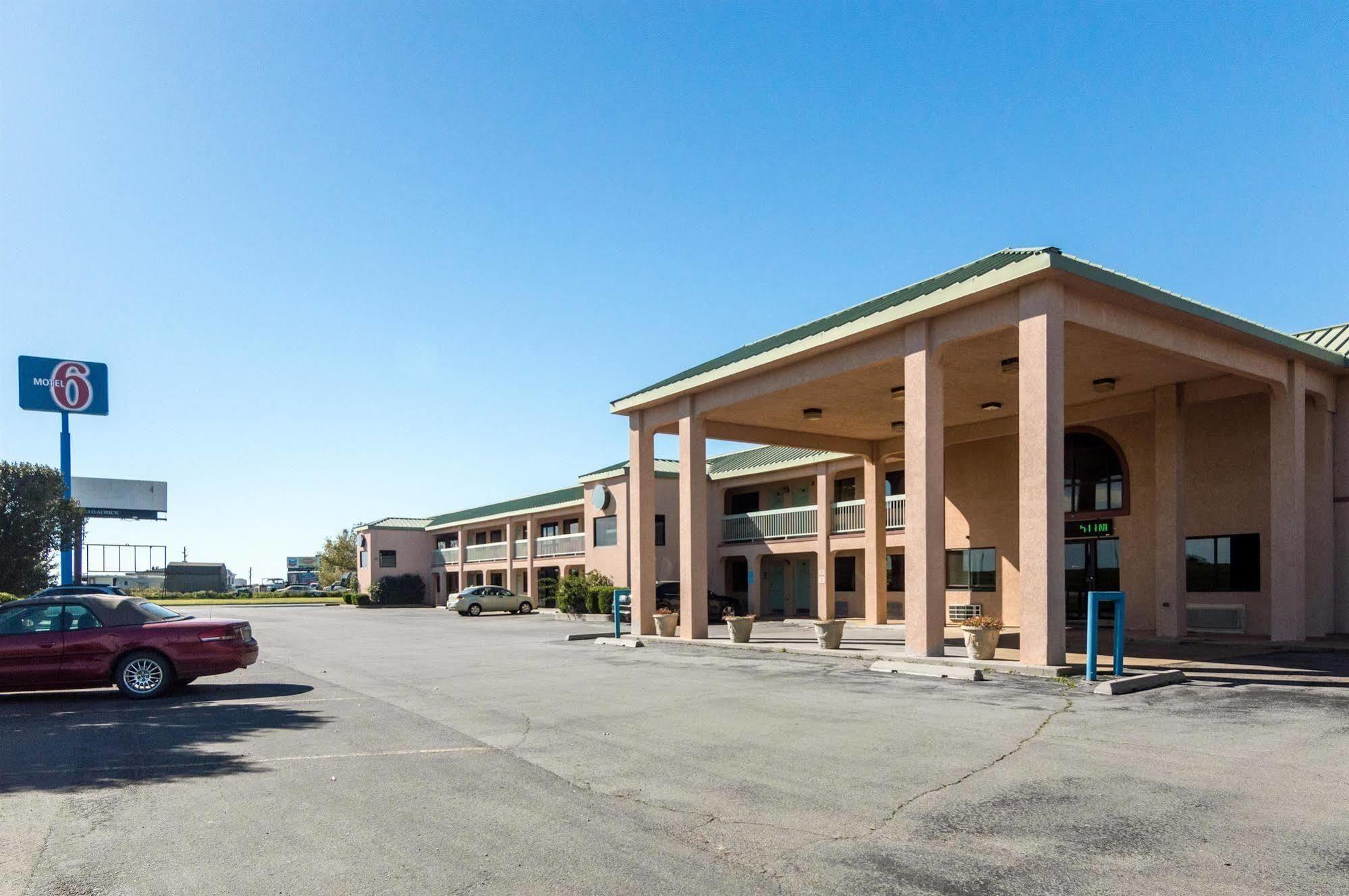 Motel 6 Erick Exterior photo